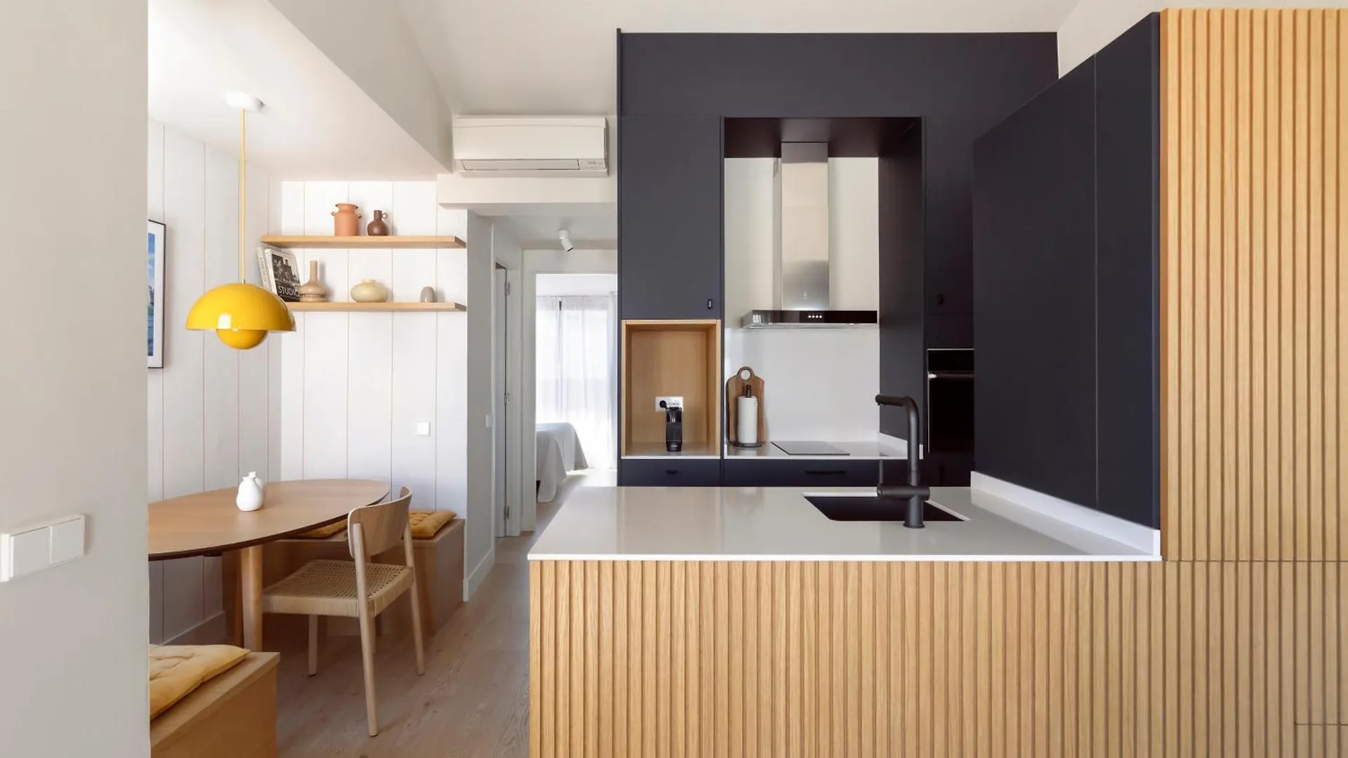 C211 Barcelona Apartments