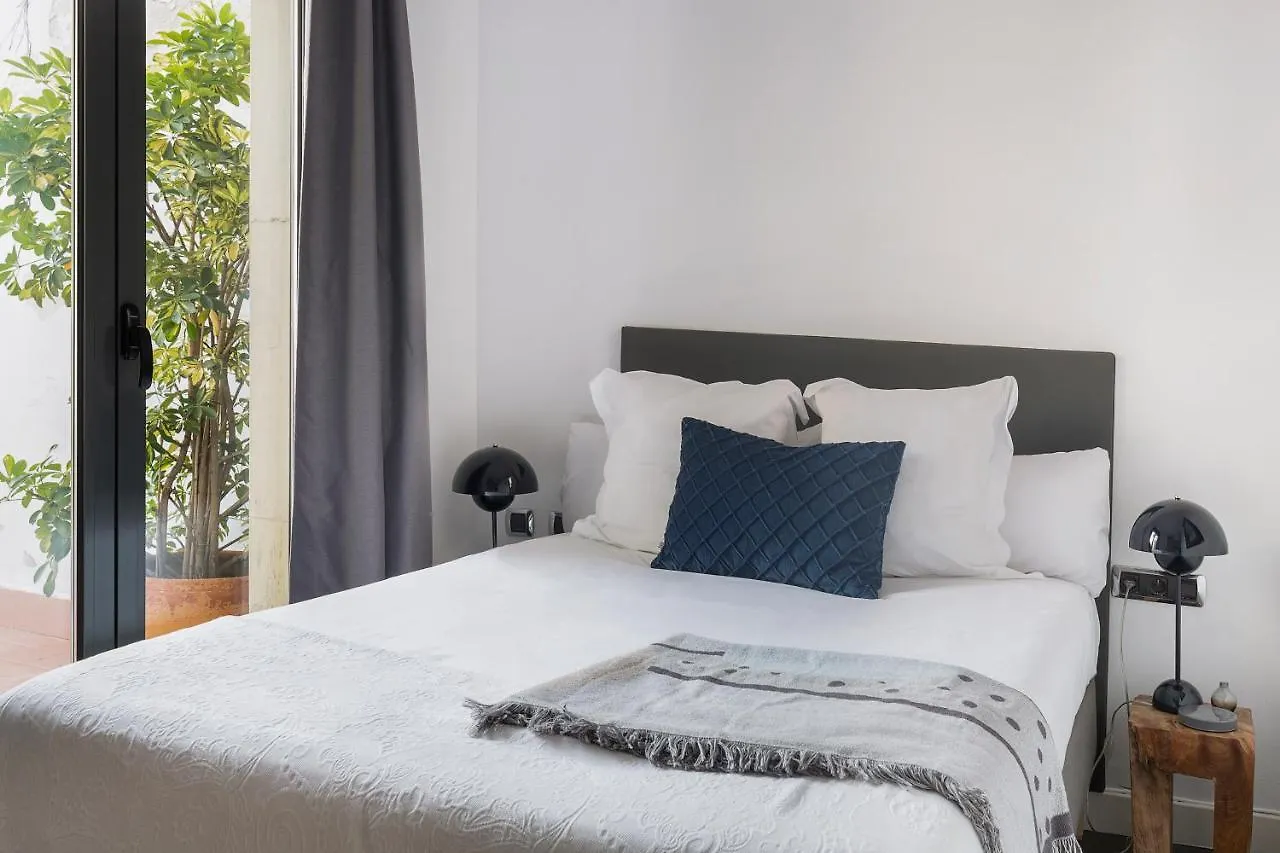 C211 Barcelona Apartments