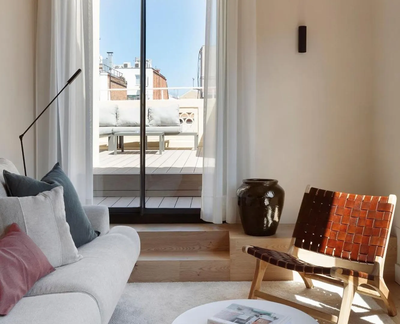 C211 Barcelona Apartments