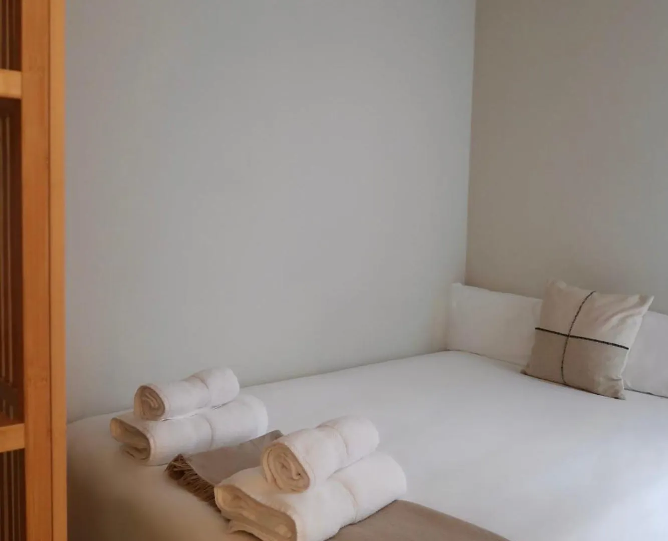 C211 Barcelona Apartments